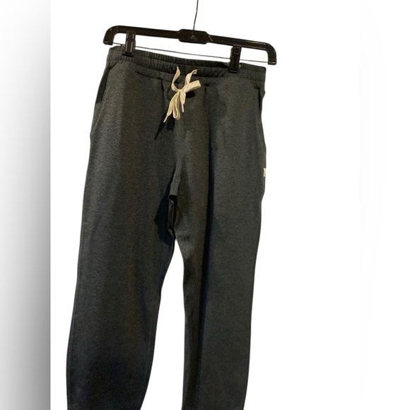 6. NWT Vuori performance joggers Size XS - Picture 3 of 4